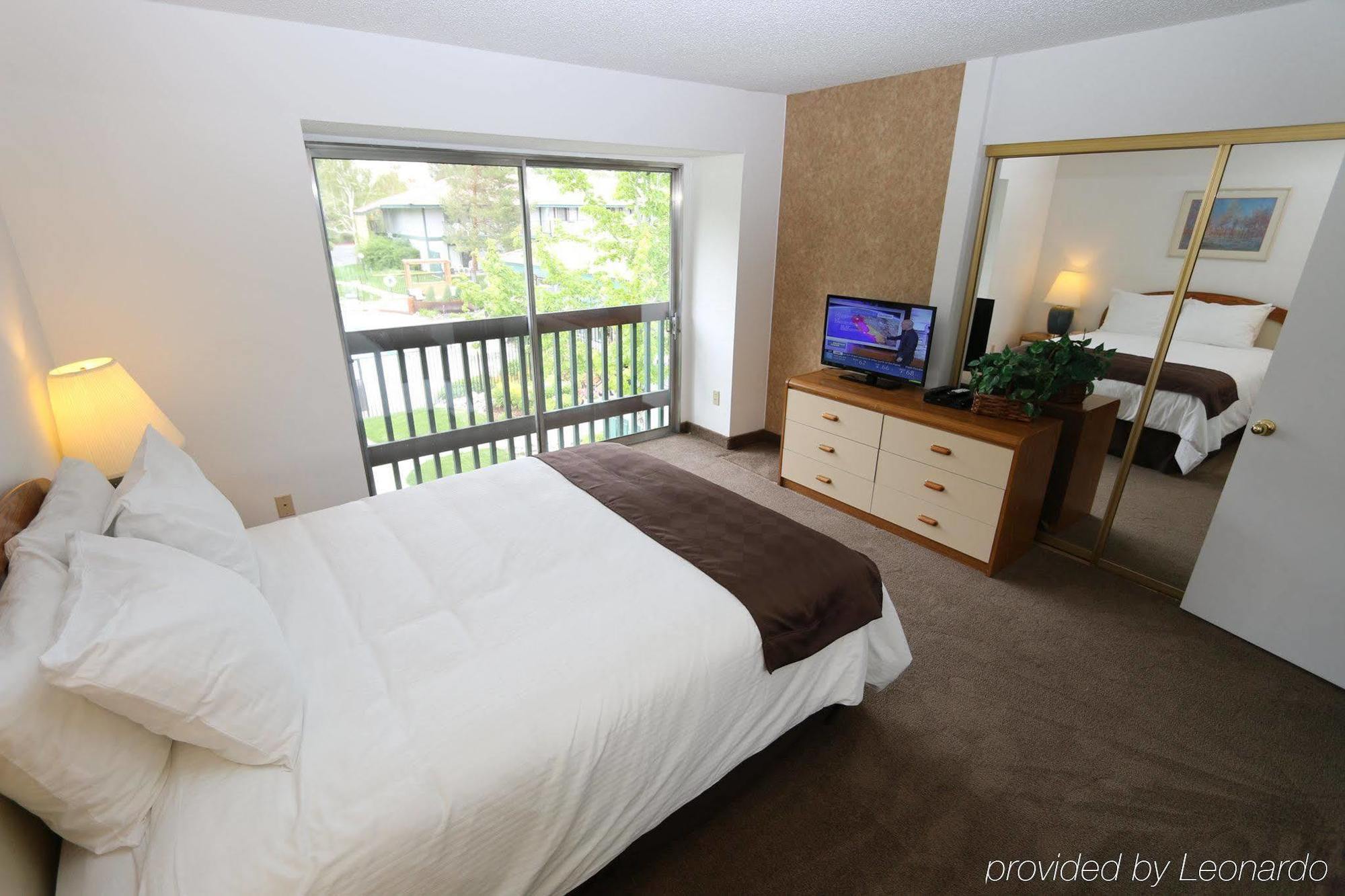 Thunderbird Resort Club Sparks Exteriör bild